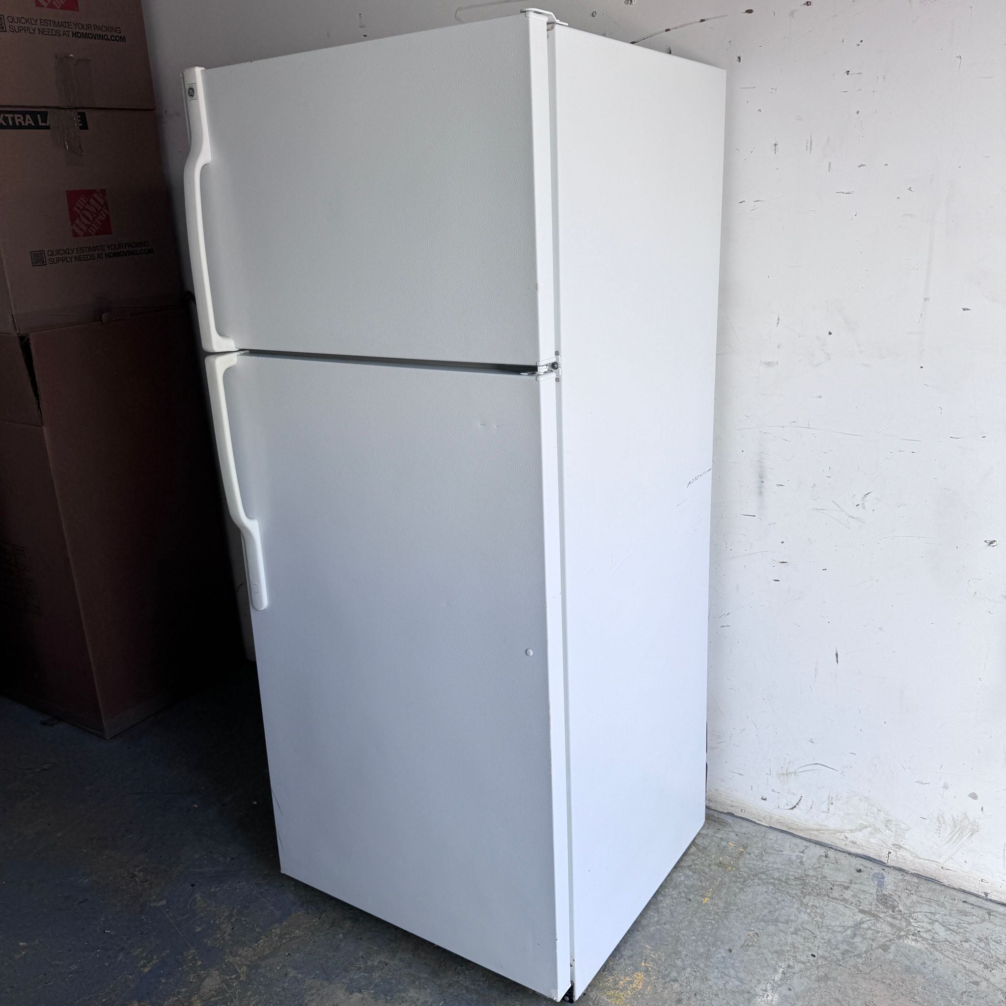GE Top and Bottom Refrigerator GE Top and Bottom Refrigerator